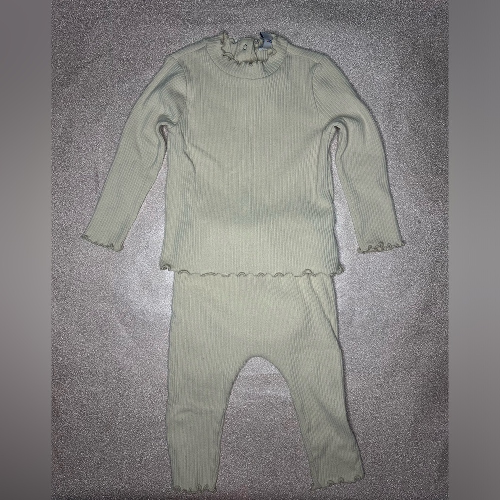 Old Navy Toddler Ribbed set 12-18 months